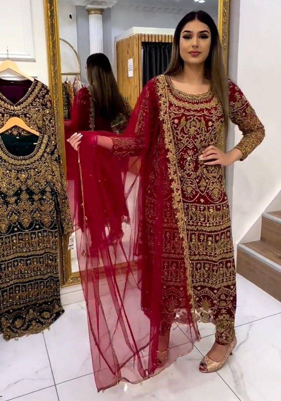 Exclusive Maroon Georgette Embroidered Pakistani Suit With Dupatta
