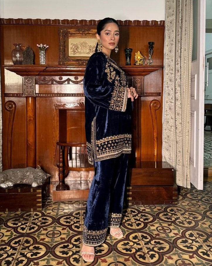 Exclusive Neavy Blue Blue Embroidered Pant Suit With Dupatta