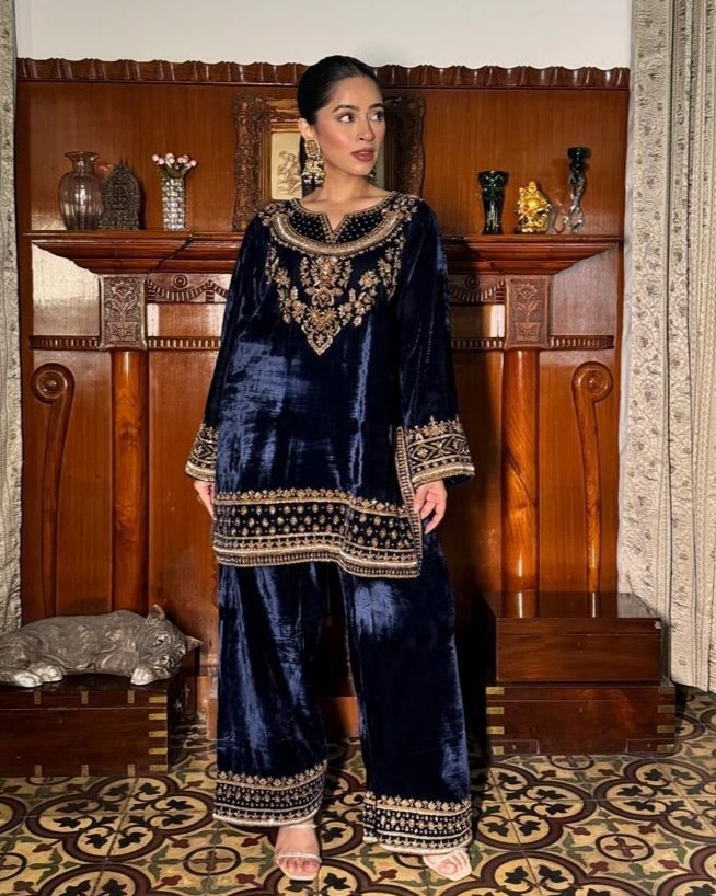 Exclusive Neavy Blue Blue Embroidered Pant Suit With Dupatta