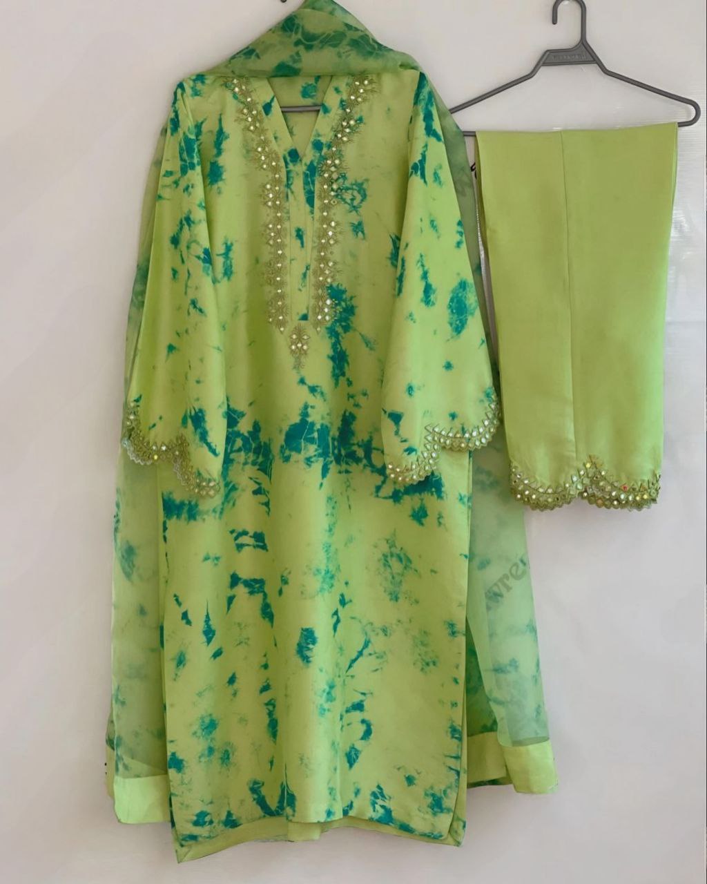 Ready To Wear Parrot Green Maslin Silk Digital Print Work Pant Suit With Dupatta